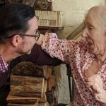 El hombre que encontró a su madre biológica 58 años después de haber sido dado en adopción