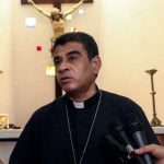 Obispo nicaragüense Rolando Álvarez es condenado a 26 años y 4 meses de prisión