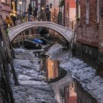 Las impresionantes imágenes de los canales de Venecia secos