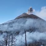 Video: Así son las labores para apagar un incendio forestal provocado por la erupción del Volcán de Fuego