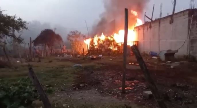 Lo dejaban solo: niño de 12 años muere en un incendio que ocurrió en una casa en la cabecera de Jalapa