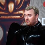 El atuendo de látex inflable de Sam Smith en los Brit Awards 2023
