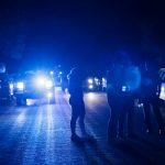 Pánico en EE. UU: Un muerto y tres heridos en un tiroteo en un centro comercial de Texas