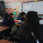 “Siento bonito ver a mi hijo contento”: padres de familia que manifestaron logran que contraten a maestros para escuela