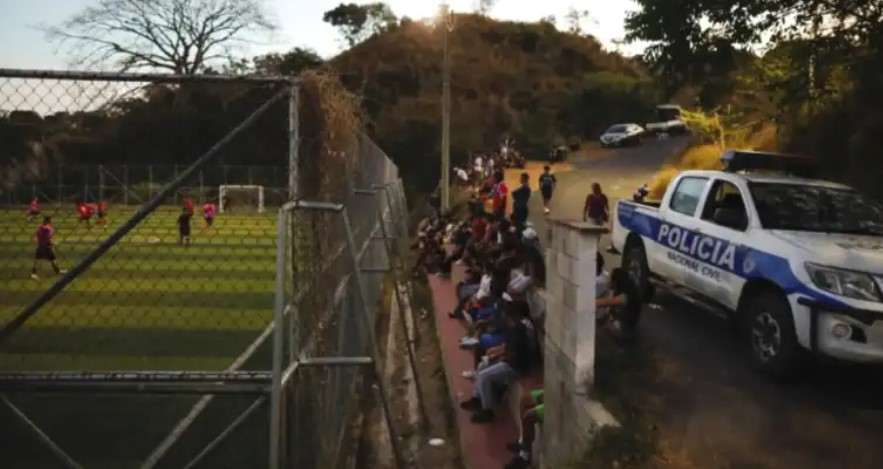 “Antes estábamos sitiados”: los barrios de El Salvador que se reencuentran tras la “desaparición” de las pandillas por la guerra de Bukele