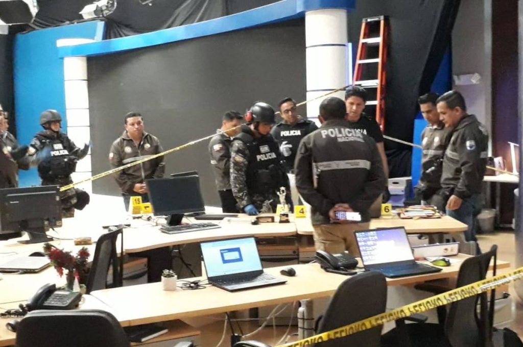 Atentan con explosivo contra periodista de televisión en Ecuador (la existencia de “sobre bomba” en otros medios)