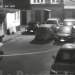 Video muestra el momento en que roban insignias de carros en zona 6 (y esto responde la PNC)