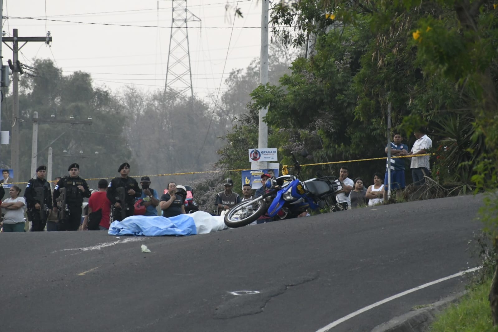 Balacera deja tres muertos, entre ellos un agente de la PNC, en Villa Nueva