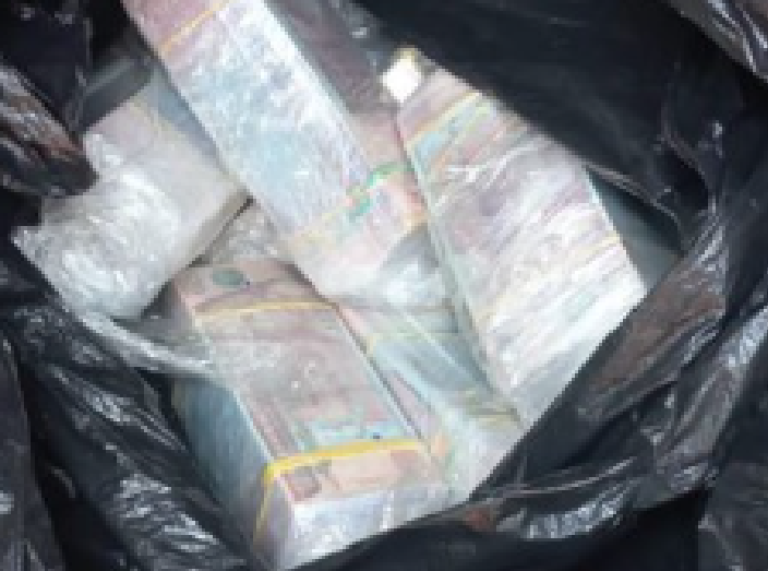 DINERO EN PETÉN