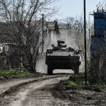 Conflicto Rusia-Ucrania: Qué detalles se saben del video de la supuesta decapitación de un soldado ucraniano