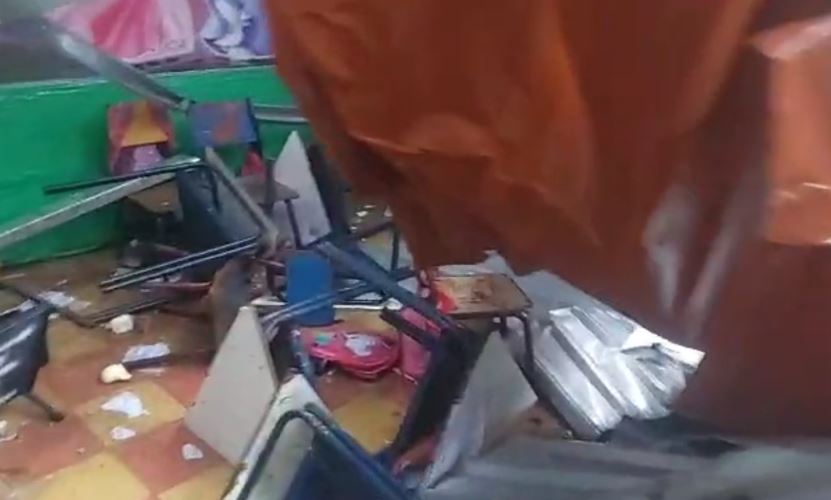 Techo de escuela se desploma en Chiquimula