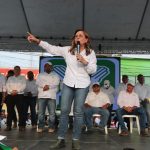 Críticas a alcaldes y al abstencionismo y promesas de ayuda social: los discursos de Sandra Torres en sus giras el fin de semana