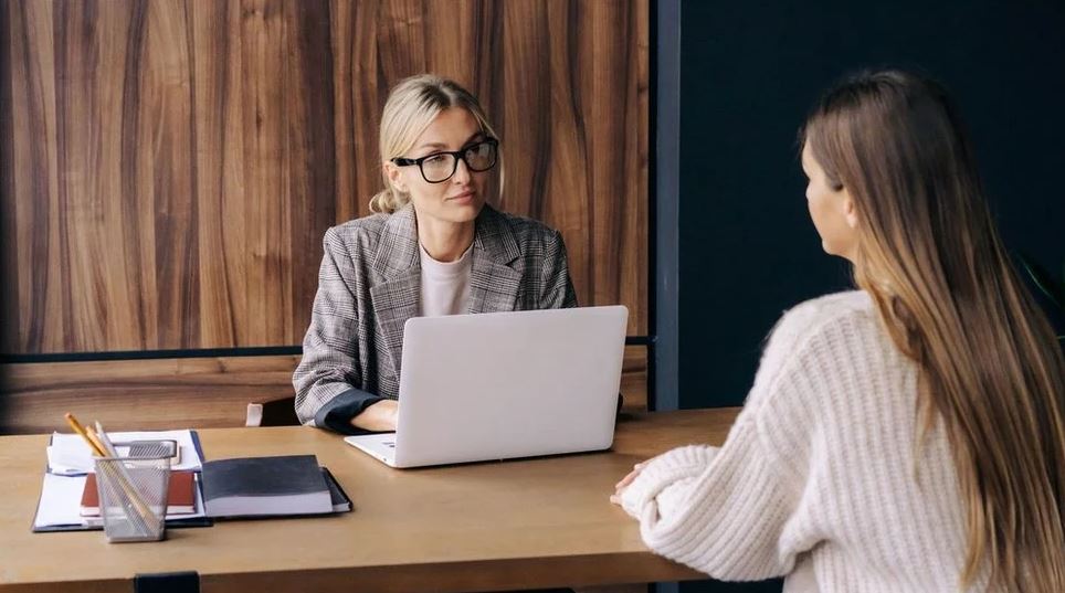 ChatGPT: cómo la inteligencia artificial ya está cambiando la contratación y la búsqueda de empleo