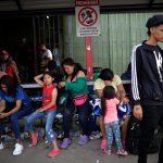 Angustia e incertidumbre viven miles de migrantes en la frontera de México y EE. UU. ante el fin del Título 42
