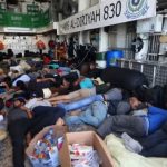 “¡Ayuden a salir a mi familia!”: la desesperación y el caos en el principal puerto de Sudán por un conflicto que ya ha dejado más de 500 muertos