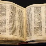 Qué es el Códex Sasson, el texto bíblico que se convirtió en el manuscrito más valioso de la historia al ser vendido por US$38 millones
