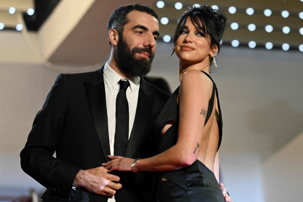 Dua Lipa y su novio en Festival de Cannes