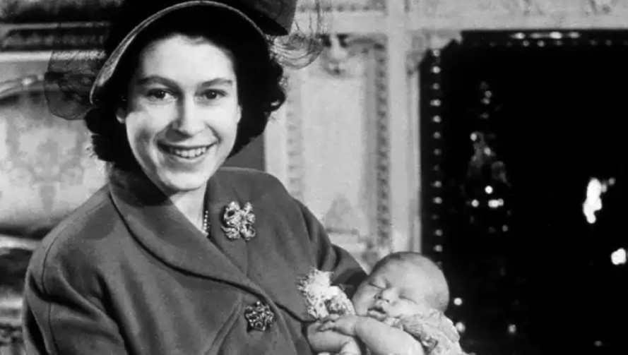 Coronación del rey Carlos III: la vida del monarca en fotos