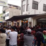 Vehículo fuera de control arrolla a varias personas y ventas ambulantes en Chichicastenango, Quiché