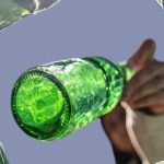 Vidrio o plástico: ¿cuál es mejor para el medio ambiente?