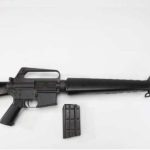 ¿Qué características tiene el fusil AR-15 que lo hacen tan letal?