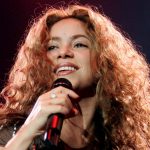 “Relájate aquí en el sofá y dame tu atención”: Shakira da detalles de su nueva canción y aseguran que es indirecta a Piqué