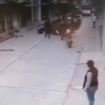 “Me quedé dormido”: video del instante en que piloto se accidenta en su vehículo en la capital