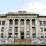 El director de la morgue de la Universidad de Harvard es acusado de robar y vender partes de cadáveres humanos