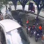 Video: Momento en que cuatro sujetos interceptan a motorista, lo amenazan y luego le roban su motocicleta en Mazatenango