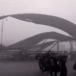 Video muestra cómo un toldo se desprende en una academia de la PNC en la zona 6 por las fuertes lluvias