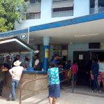 Desde una camioneta y encapuchados: comando armado irrumpe en hospital privado de Zacapa para atacar a dos sobrevivientes de balacera