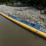 La barricada Interceptor 006 ha frenado casi 900 mil kilos de basura en río Las Vacas de Guatemala y muestra promisorio futuro