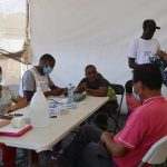 Migrantes se enferman por ola de calor y desatención en el sur de México