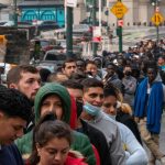 “No tenemos más espacio”: el desesperado llamado del alcalde de Nueva York a los migrantes para que se vayan a otra ciudad