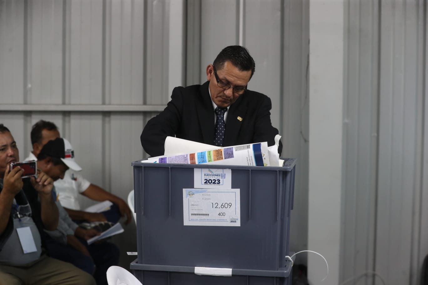 JED llevan a cabo audiencias de revisión de actas electorales entre ...