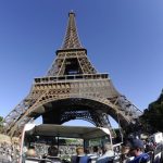 Videos: El momento en que la Policía evacúa la Torre Eiffel por amenaza de bomba