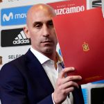 Luis Rubiales dice “No voy a dimitir” tras polémica por beso a la jugadora Jenni Hermoso