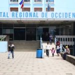 Familiares de hombre que murió al ser alcanzado por un rayo denunciaron a agente de la PNC que les exigía Q3 mil para retirar cadáver del HRO