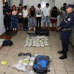 7 guatemaltecos son capturados en El Salvador durante un operativo antinarcótico y les incautan droga y armas