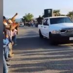 Video: así fue el momento en que el Cartel de Sinaloa ingresa armado a Chiapas (frontera con Guatemala) y lo reciben con aplausos