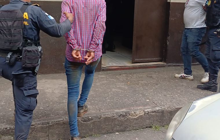 Decomiso de armas e intercambio de disparos: el supuesto intento de robo que terminó con seis capturas