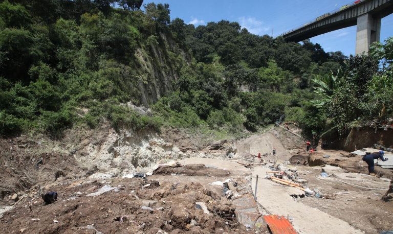 Se cumplen cinco días de la tragedia bajo el puente El Naranjo: Así será la estrategia para localizar a personas aún desaparecidas