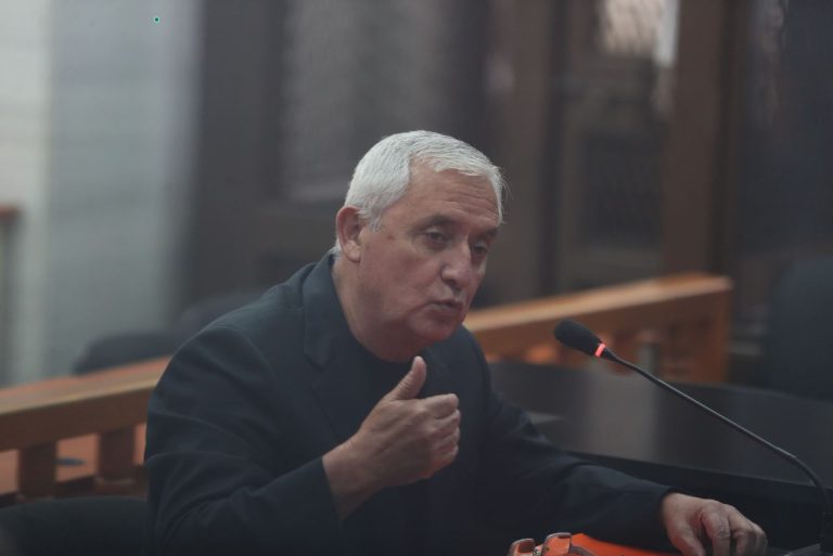 Otto Pérez Molina debe pagar más de Q4 millones por reparación digna al Estado por caso de corrupción