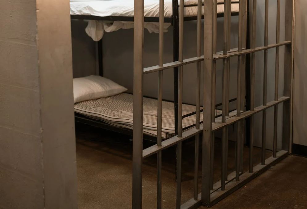PRISION. PEXELS