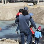 La alerta de EE. UU. sobre organizaciones criminales en Texas y México que difunden información falsa para engañar a migrantes