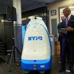 Autoridades de Nueva York presentaron un robot policía y detallaron cómo iba a patrullar el metro de Times Square