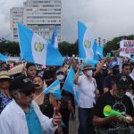 Manifestantes muestran su rechazo a las acciones de Consuelo Porras y Curruchiche y señalan “impunidad”