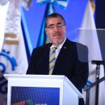Bernardo Arévalo se reúne con empresarios y habla de unidad nacional