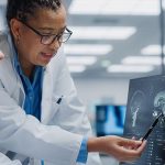 Descubren cómo mueren las células cerebrales en la enfermedad de Alzheimer