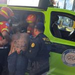 Video | Qué se sabe de la captura de dos supuestos asaltantes que fueron vapuleados en la calzada Roosevelt